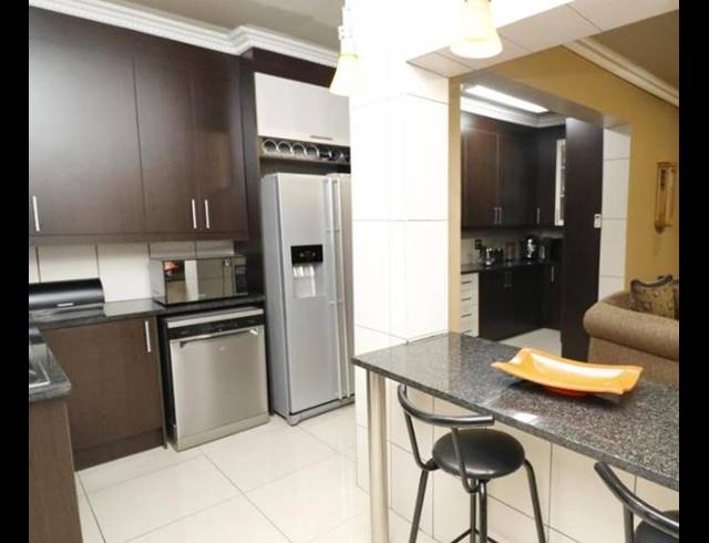 BUSINESS FOR SALE IN SELECTION PARK